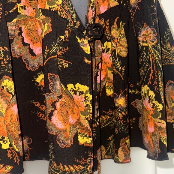 Urban Outfitters Black and Orange Floral Tie-Front Top - Picture 10 of 13